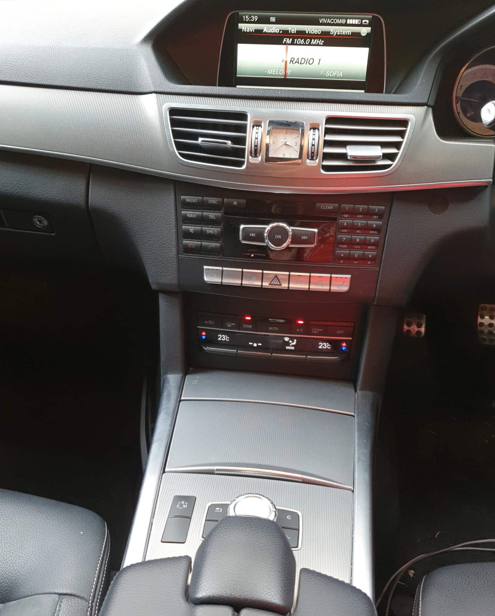 Mercedes-Benz E 220 AMG BLUETEC, снимка 8 - Автомобили и джипове - 55689046