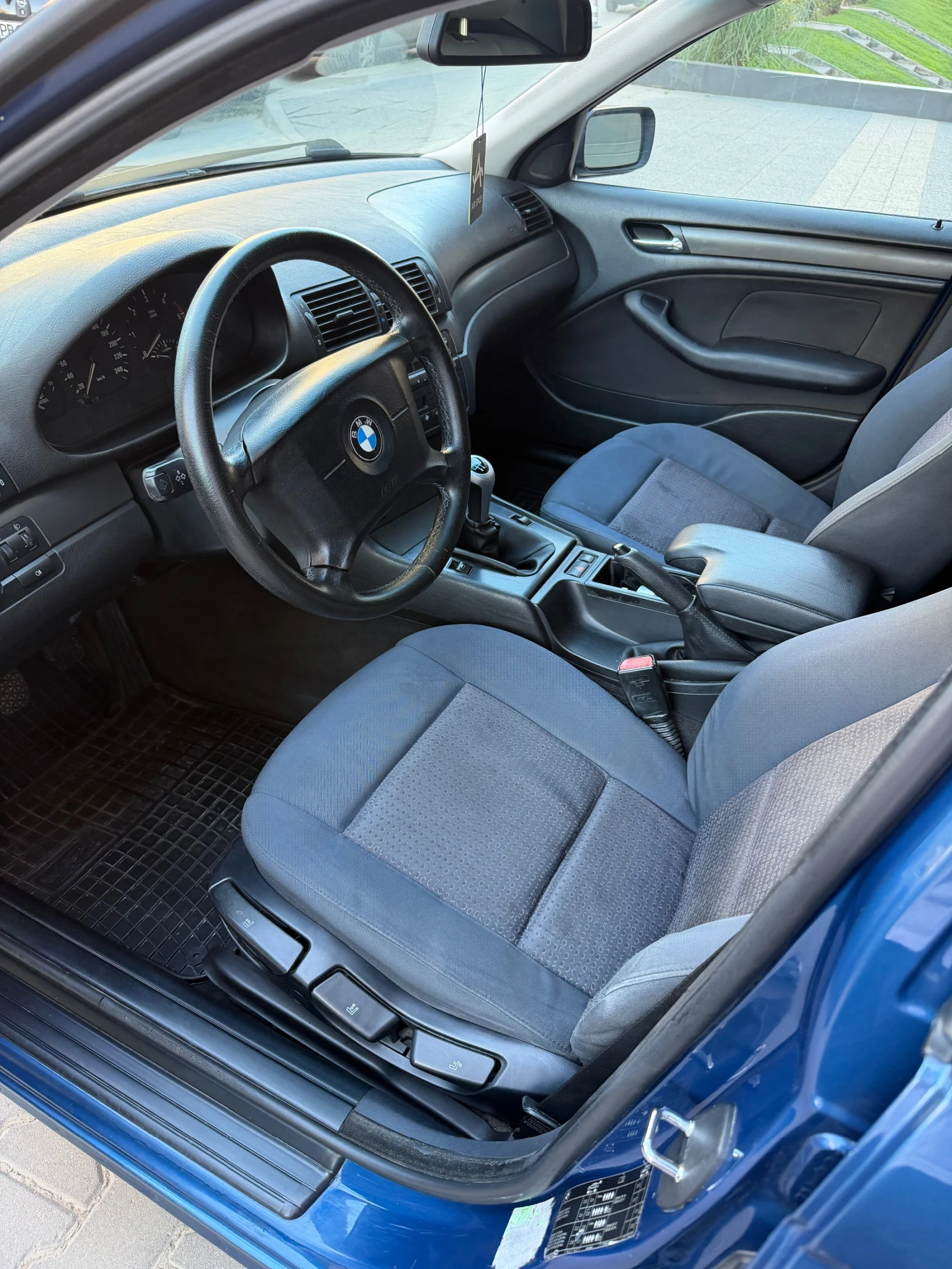 BMW 320, снимка 3 - Автомобили и джипове - 55724558