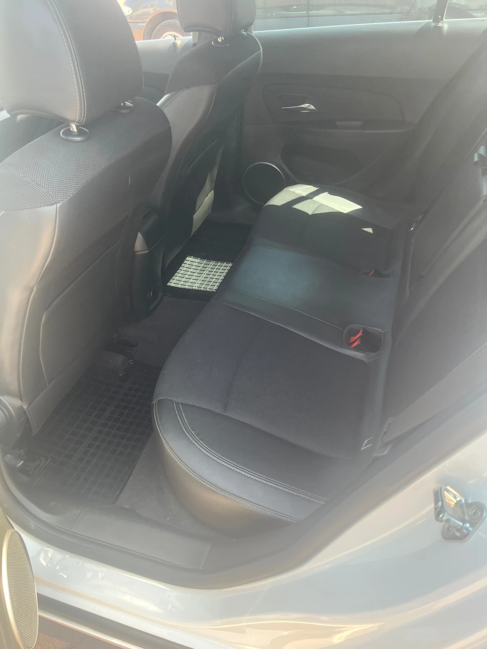 Chevrolet Cruze, снимка 4 - Автомобили и джипове - 55823181