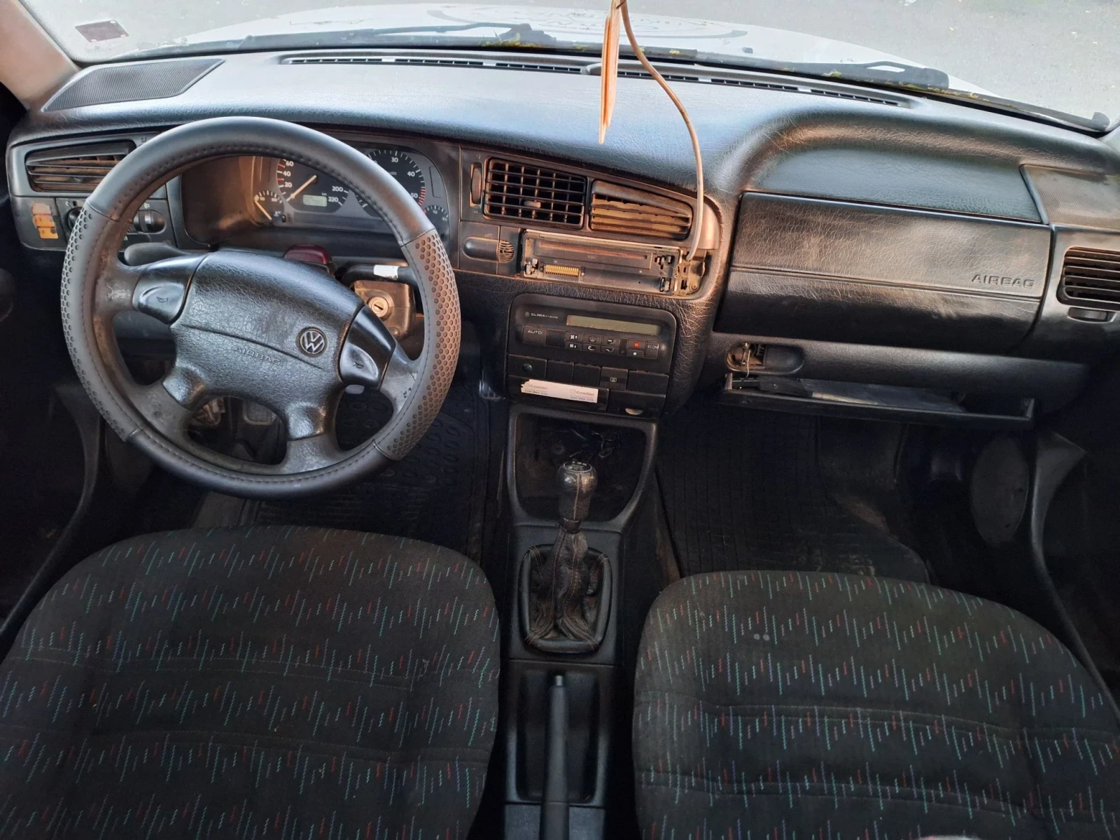 VW Golf 1.9 90к.с., снимка 5 - Автомобили и джипове - 56020284