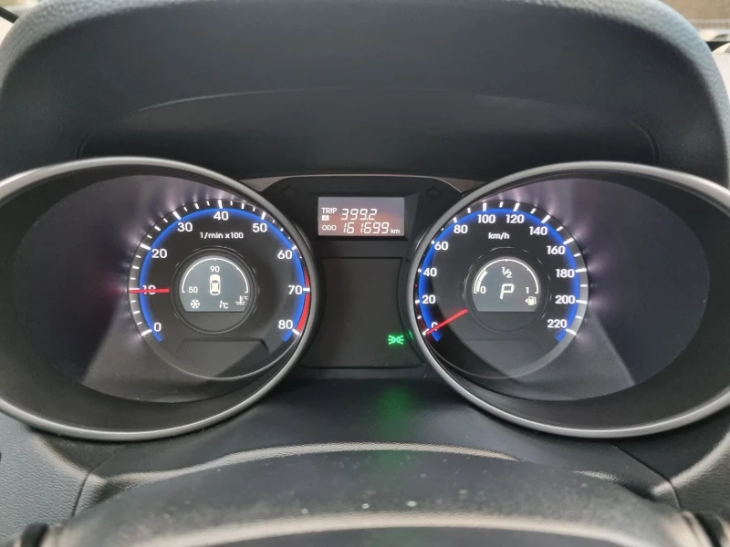 Hyundai IX35 2.0i Бензин ШВЕЙЦАРИЯ, снимка 11 - Автомобили и джипове - 52942744