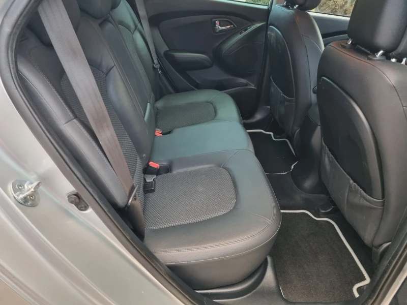 Hyundai IX35 2.0i Бензин ШВЕЙЦАРИЯ, снимка 7 - Автомобили и джипове - 52942744