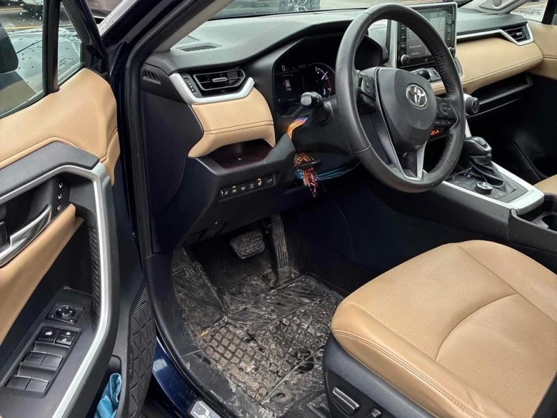 Toyota Rav4 * Limited * CARFAX * БЕЗ ПЪРВОНАЧАЛНА ВНОСКА, снимка 5 - Автомобили и джипове - 53260733