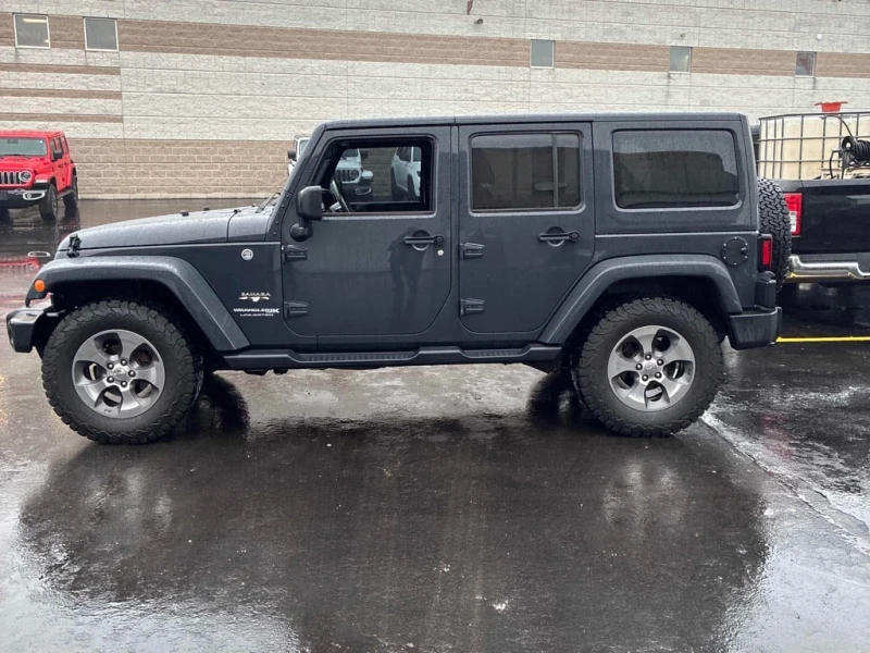 Jeep Wrangler * Sahara * CARFAX * БЕЗ ПЪРВОНАЧАЛНА ВНОСКА, снимка 2 - Автомобили и джипове - 53443779