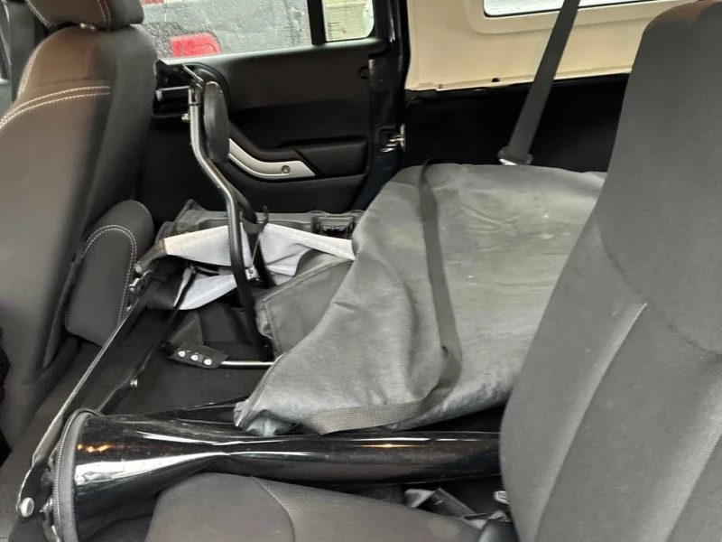 Jeep Wrangler * Sahara * CARFAX * БЕЗ ПЪРВОНАЧАЛНА ВНОСКА, снимка 10 - Автомобили и джипове - 53443779