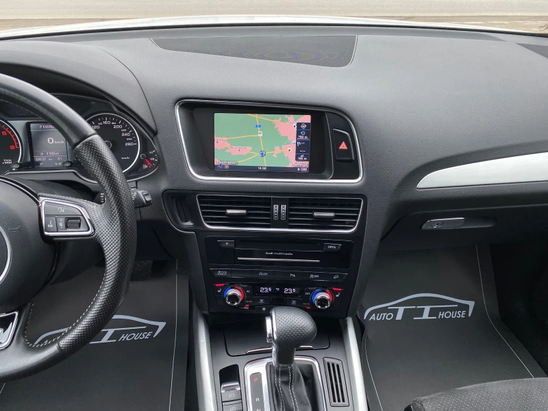 Audi Q5 S-Line* Pano* Key GO* Dis* КАТО НОВА* , снимка 12 - Автомобили и джипове - 53442282
