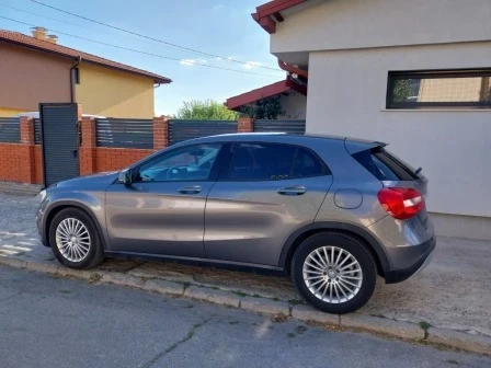 Mercedes-Benz GLA 200, снимка 2 - Автомобили и джипове - 52514275