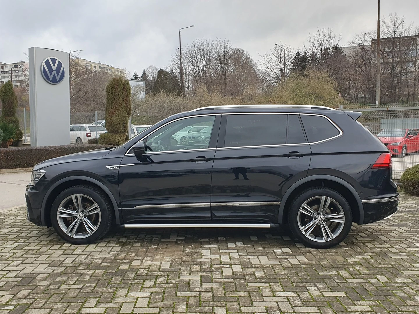 VW Tiguan LWB Highline 2.0TSI 4MOTION BMT - изображение 2