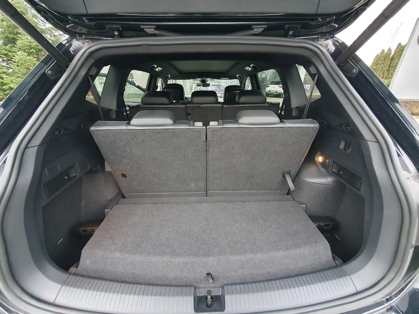 VW Tiguan LWB Highline 2.0TSI 4MOTION BMT - изображение 7