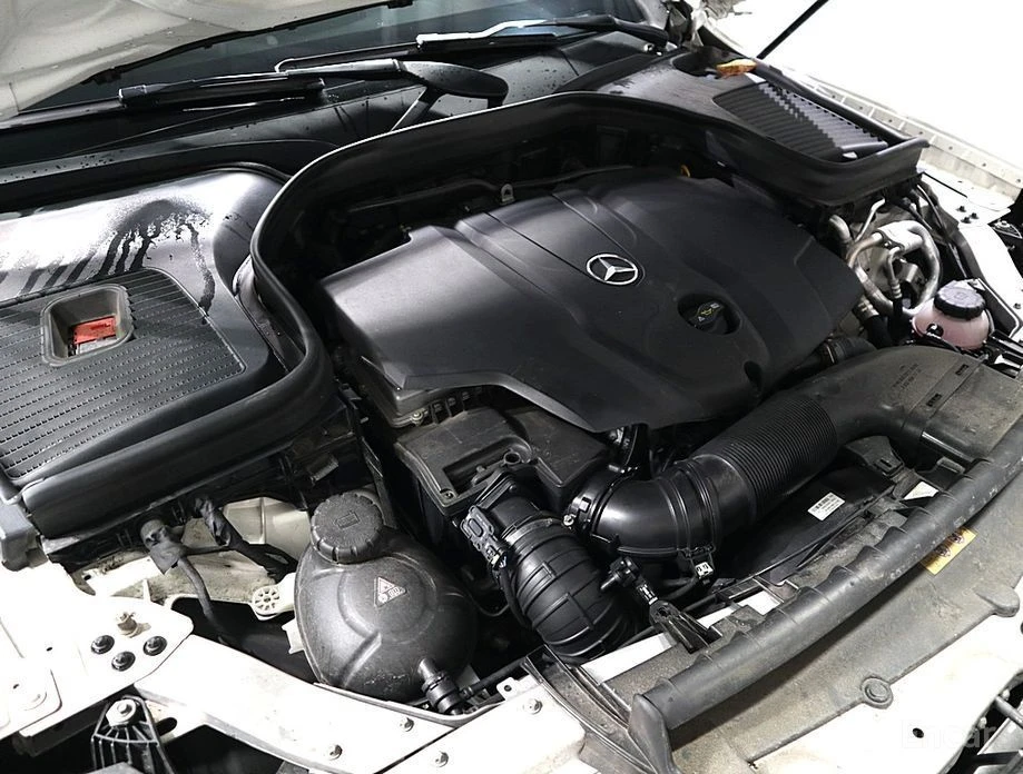 Mercedes-Benz GLC 220  - изображение 6