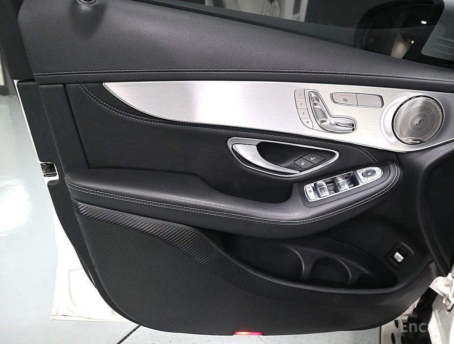 Mercedes-Benz GLC 220  - изображение 8