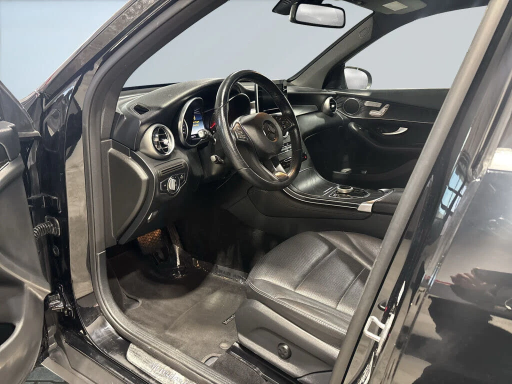 Mercedes-Benz GLC 300 4 MATIC * АвтоКредит (ЦЕНА ДО БГ) - изображение 8