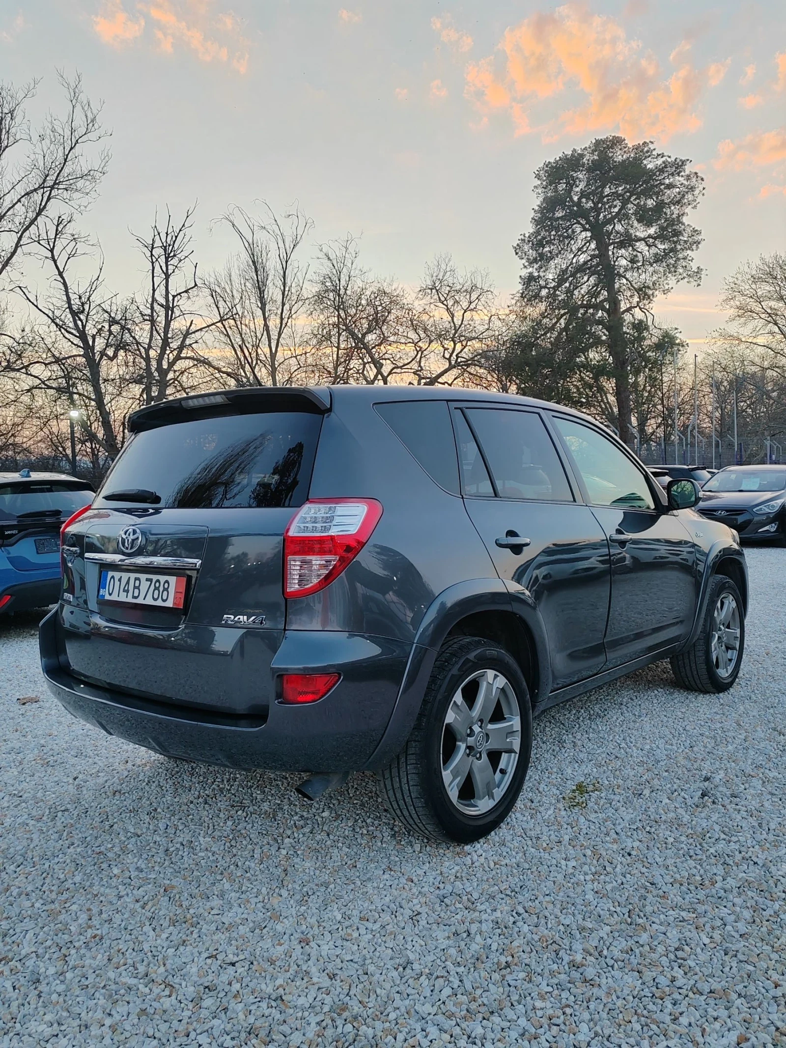 Toyota Rav4 2.2, 150к.с.4х4, ТОП , снимка 3 - Автомобили и джипове - 53739238