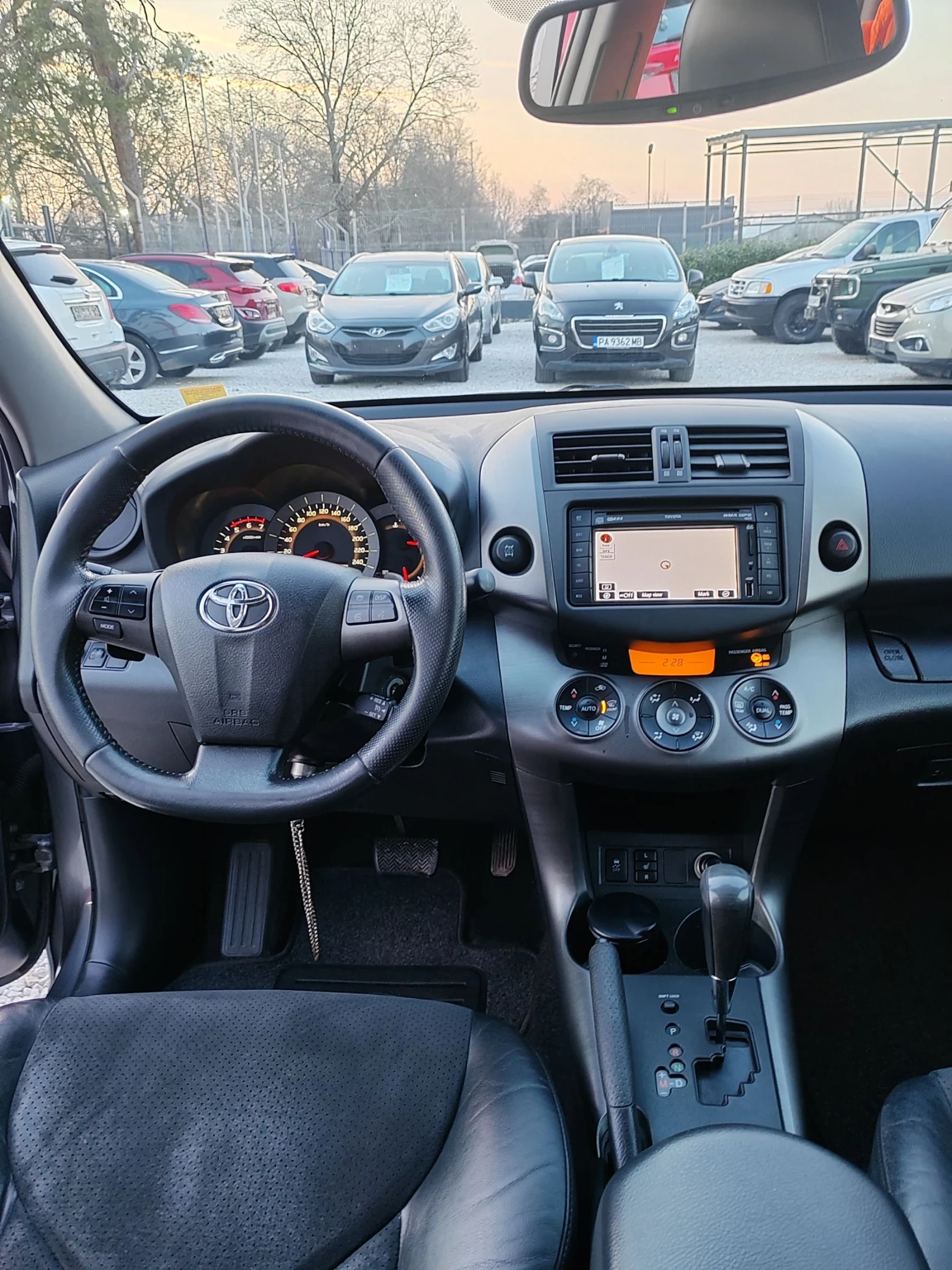 Toyota Rav4 2.2, 150к.с.4х4, ТОП , снимка 12 - Автомобили и джипове - 53739238
