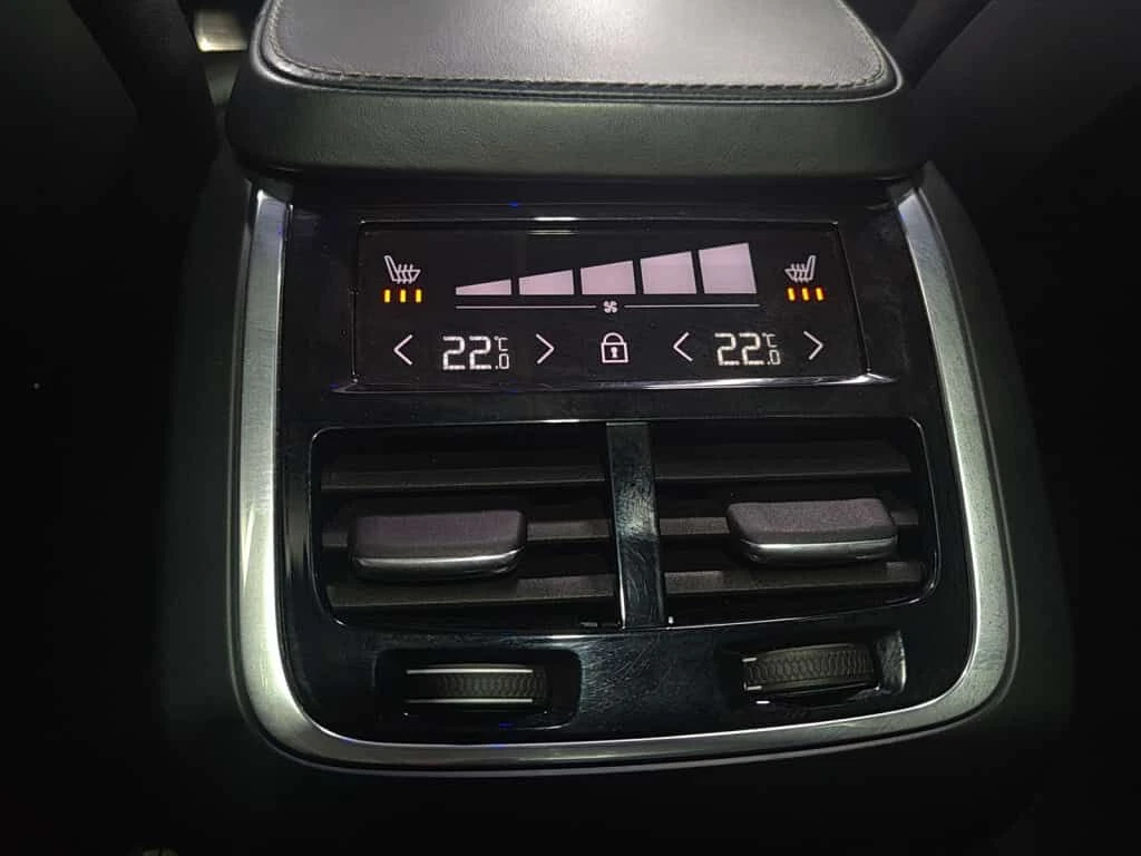 Volvo Xc90 T6 AWD Inscription / 7 Seater / NAV / Sunroof / Le, снимка 17 - Автомобили и джипове - 53894182