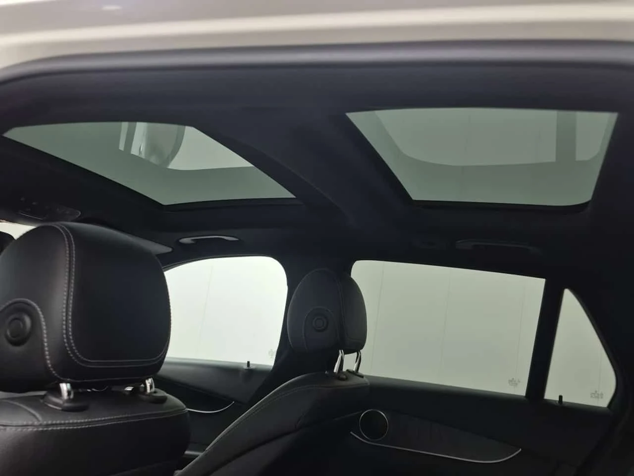 Mercedes-Benz GLC * 300 * CARFAX * ЦЕНА ДО БГ, снимка 14 - Автомобили и джипове - 54122894