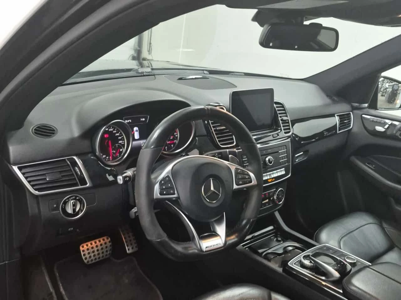 Mercedes-Benz GLE 43 AMG ДИСТРОНИК * ПОДГРЕВИ * HARMAN/KARDON * CARFAX, снимка 10 - Автомобили и джипове - 54941378