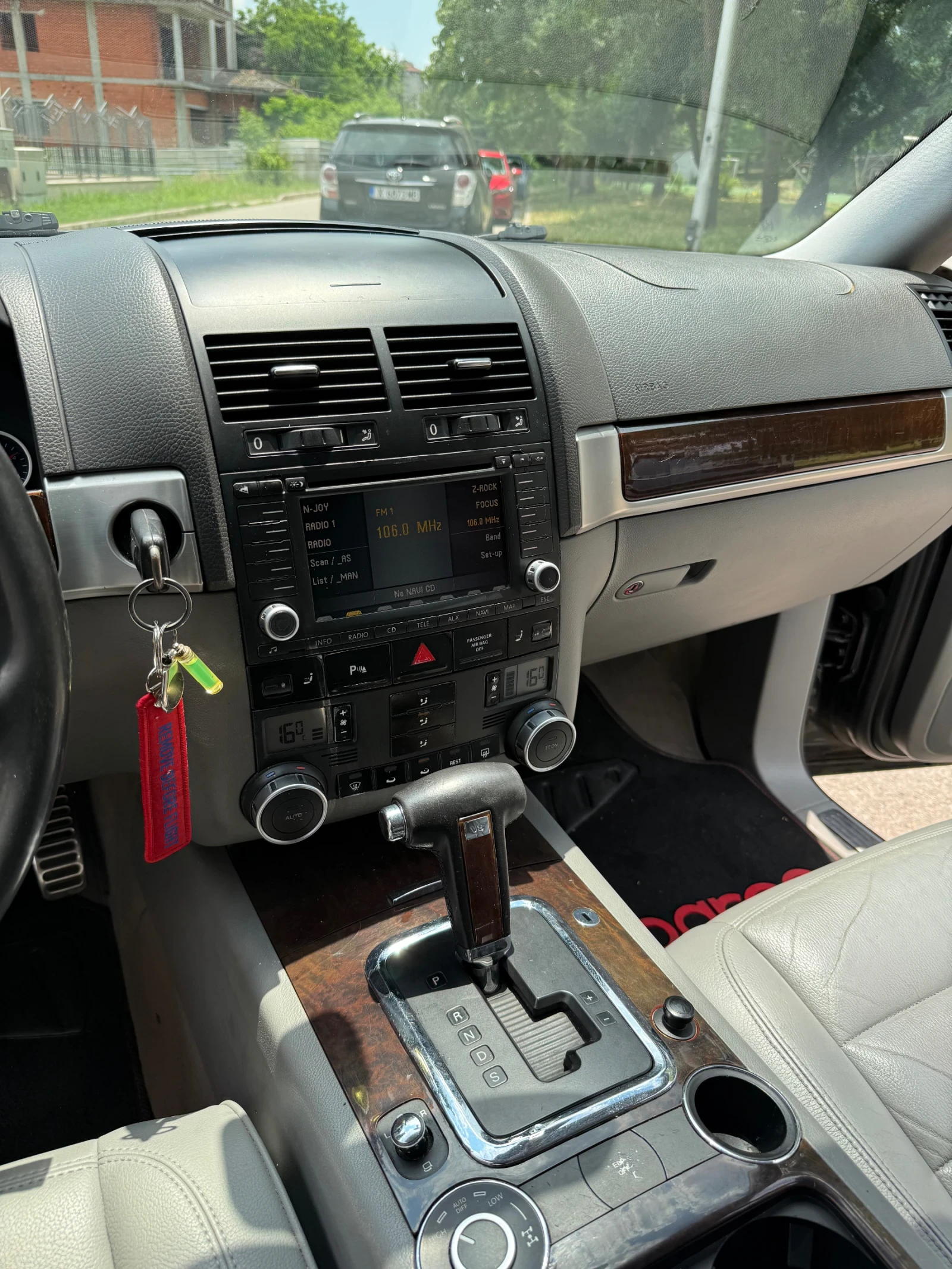 VW Touareg Газ , снимка 9 - Автомобили и джипове - 55058851