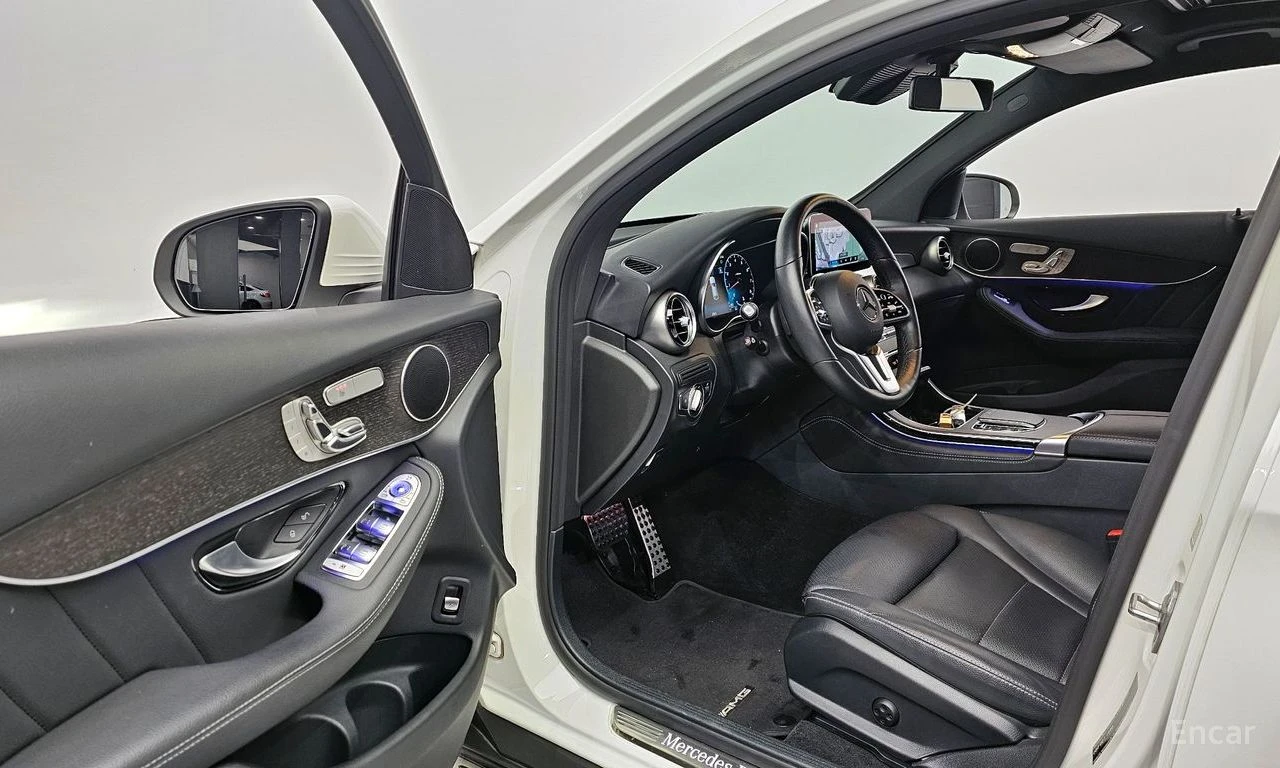 Mercedes-Benz GLC 300 COUPE* AMG* LINE* ХЕДЪП* LANE* ASSIST* 360КАМЕРА* , снимка 7 - Автомобили и джипове - 55820722