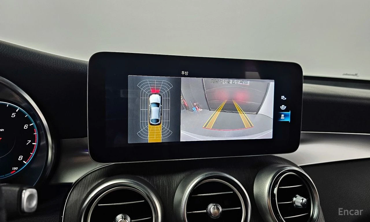 Mercedes-Benz GLC 300 COUPE* AMG* LINE* ХЕДЪП* LANE* ASSIST* 360КАМЕРА* , снимка 11 - Автомобили и джипове - 55820722