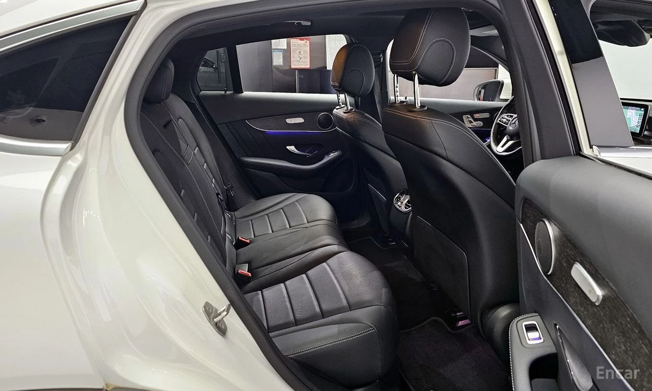 Mercedes-Benz GLC 300 COUPE* AMG* LINE* ХЕДЪП* LANE* ASSIST* 360КАМЕРА* , снимка 16 - Автомобили и джипове - 55820722