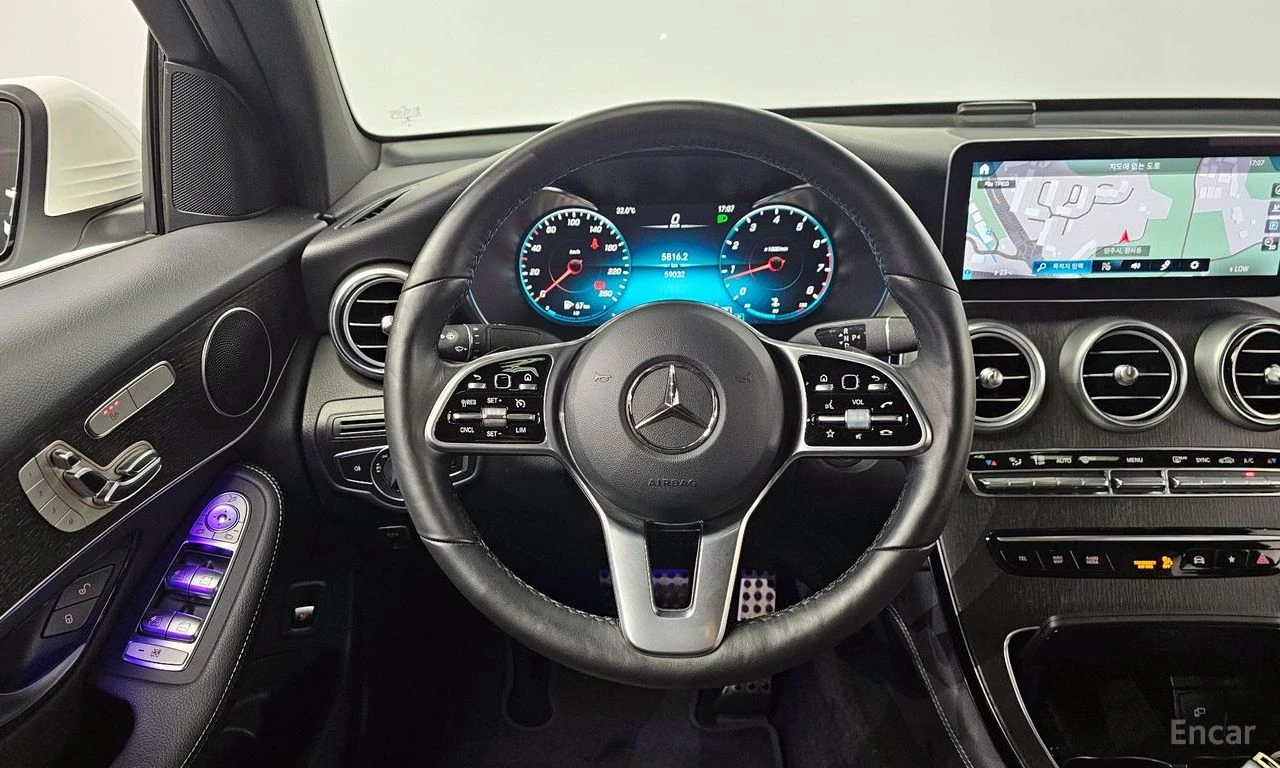Mercedes-Benz GLC 300 COUPE* AMG* LINE* ХЕДЪП* LANE* ASSIST* 360КАМЕРА* , снимка 10 - Автомобили и джипове - 55820722