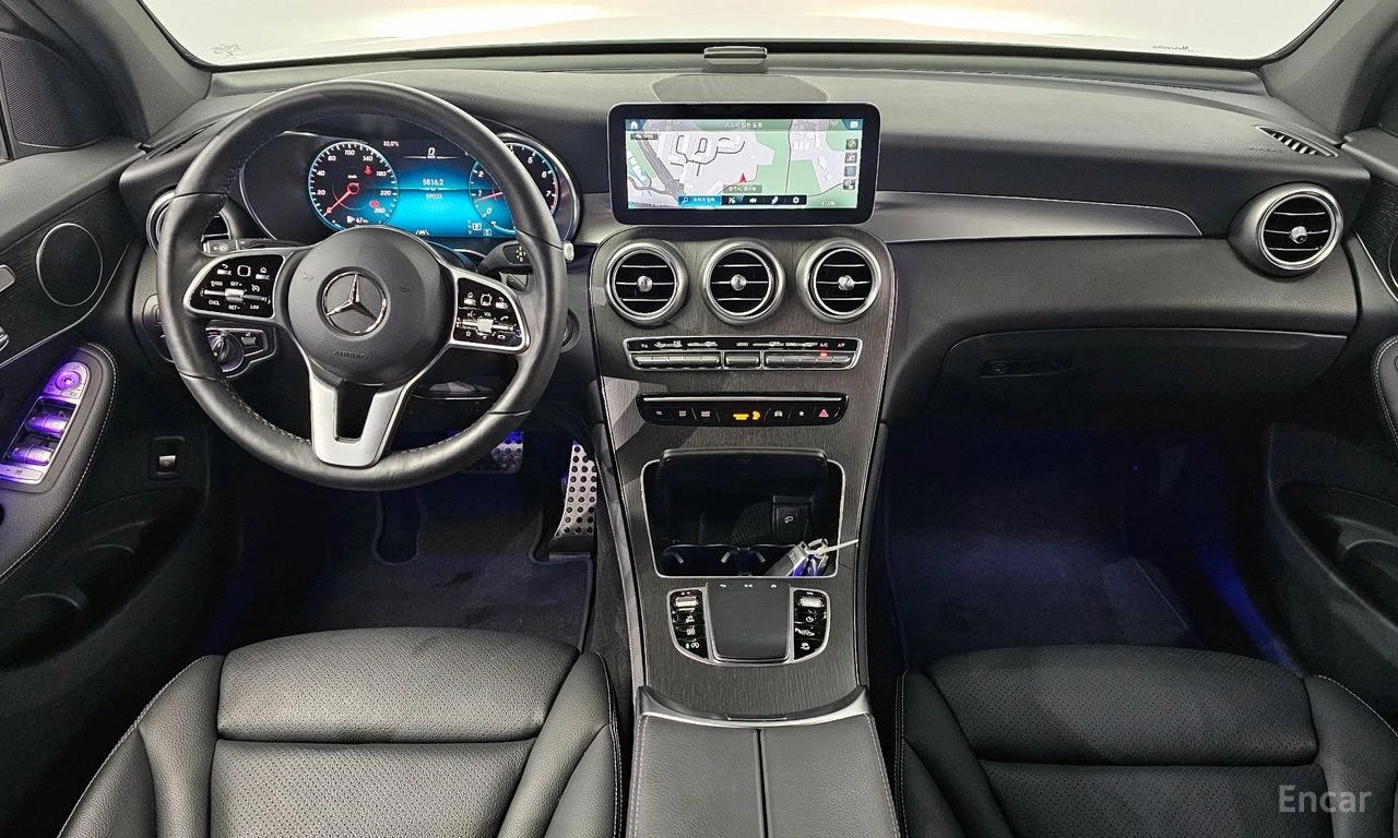 Mercedes-Benz GLC 300 COUPE* AMG* LINE* ХЕДЪП* LANE* ASSIST* 360КАМЕРА* , снимка 8 - Автомобили и джипове - 55820722
