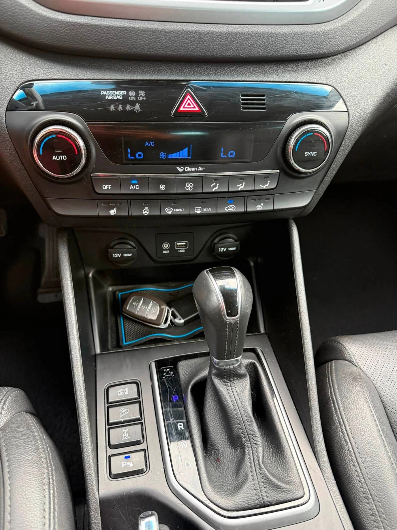 Hyundai Tucson 2.0CRDI Швейцария 4WD, снимка 14 - Автомобили и джипове - 56292998