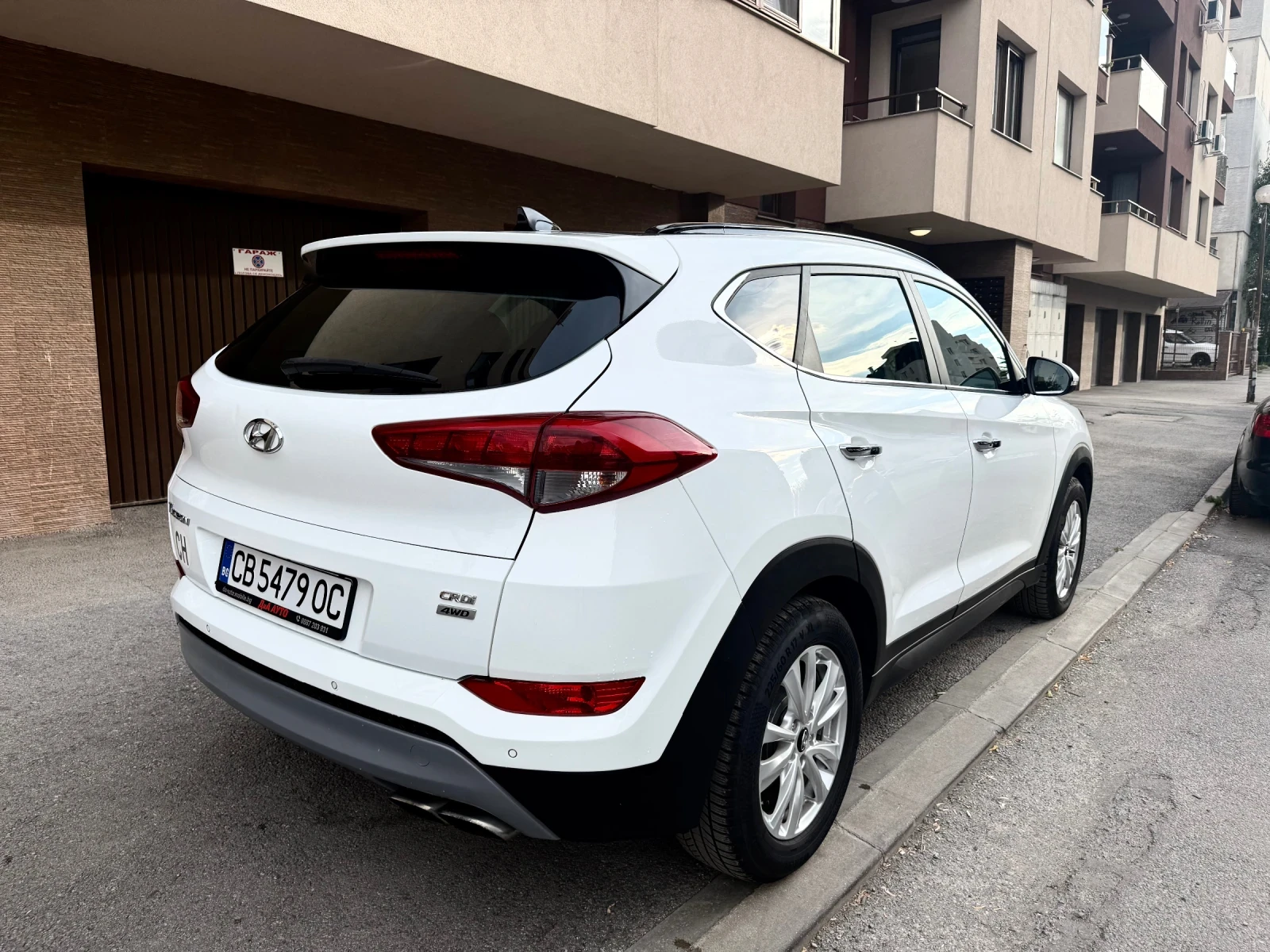 Hyundai Tucson 2.0CRDI Швейцария 4WD, снимка 5 - Автомобили и джипове - 56292998