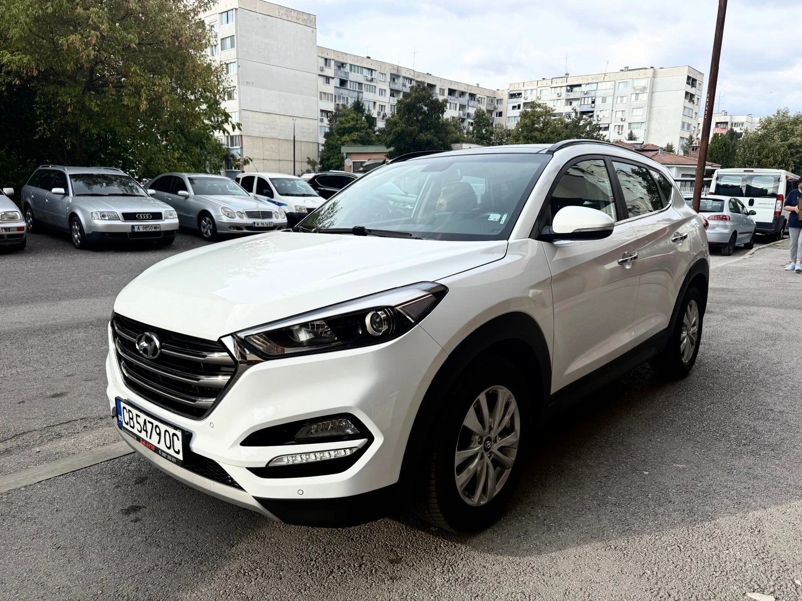Hyundai Tucson 2.0CRDI Швейцария 4WD, снимка 3 - Автомобили и джипове - 56292998