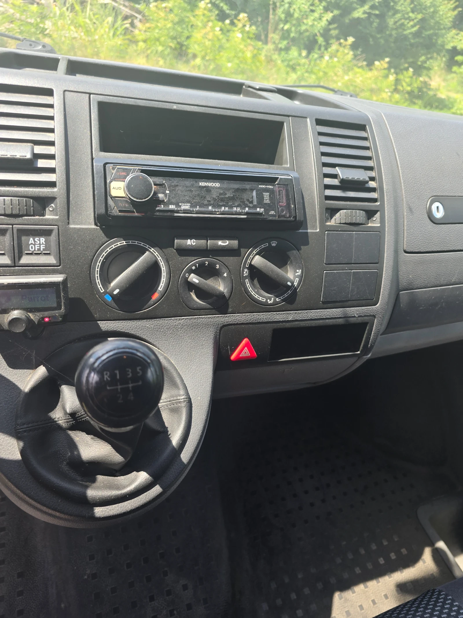 VW T5, снимка 10 - Бусове и автобуси - 55677851