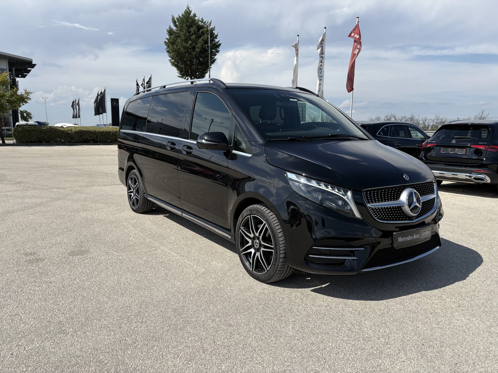 Mercedes-Benz V 300 d EXCLUSIVE 4MATIC, снимка 3 - Бусове и автобуси - 56093743