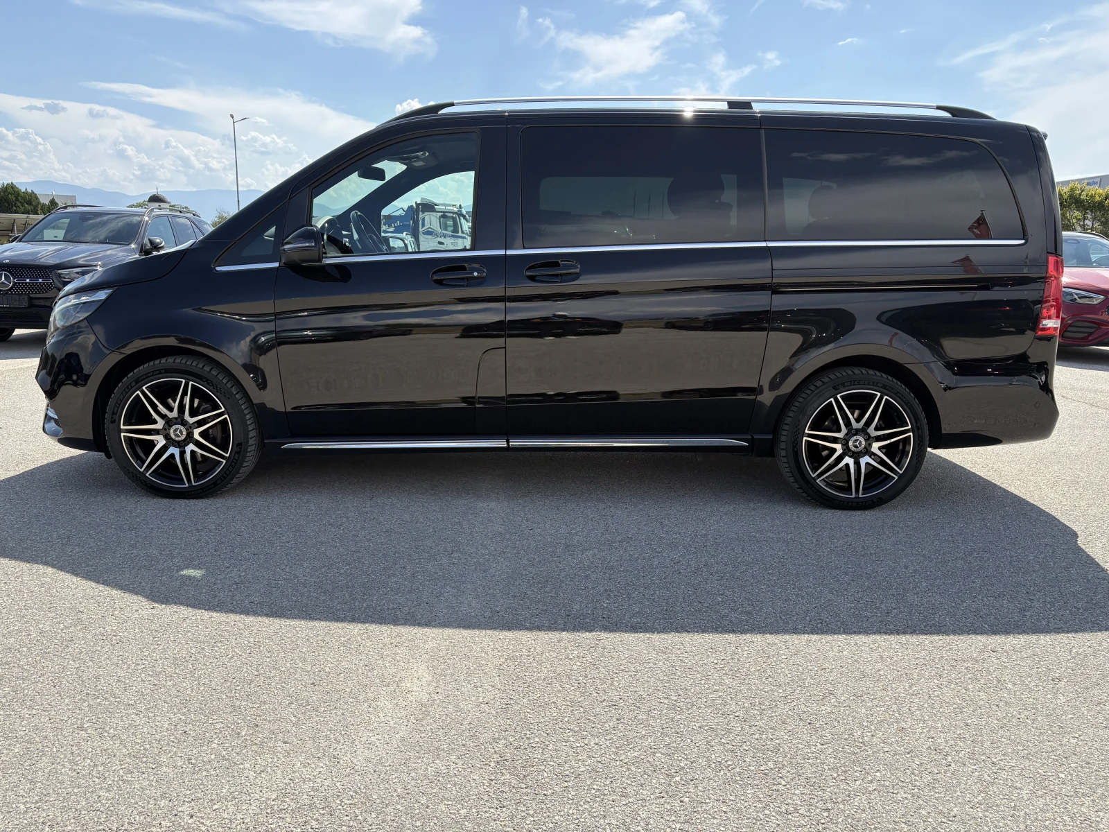 Mercedes-Benz V 300 d EXCLUSIVE 4MATIC, снимка 4 - Бусове и автобуси - 56093743