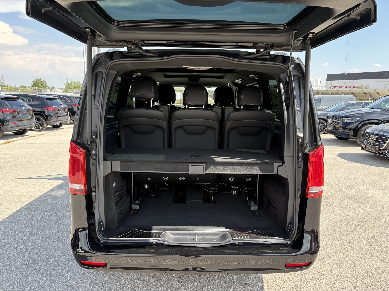 Mercedes-Benz V 300 d EXCLUSIVE 4MATIC, снимка 9 - Бусове и автобуси - 56093743