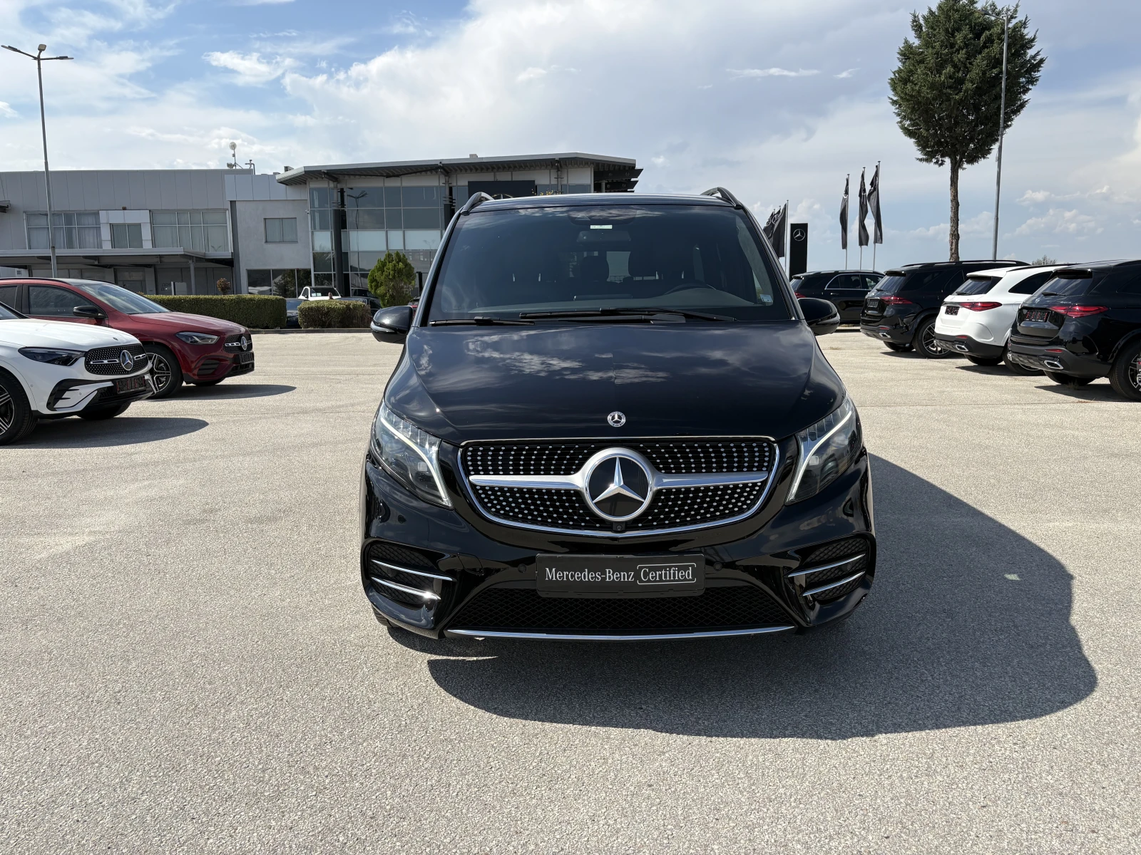Mercedes-Benz V 300 d EXCLUSIVE 4MATIC, снимка 2 - Бусове и автобуси - 56093743