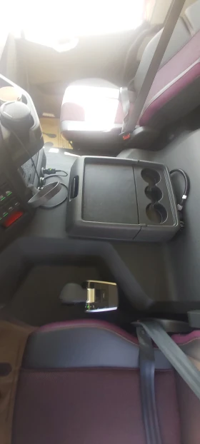 Volvo Fh 3 броя фабрично нови, снимка 9