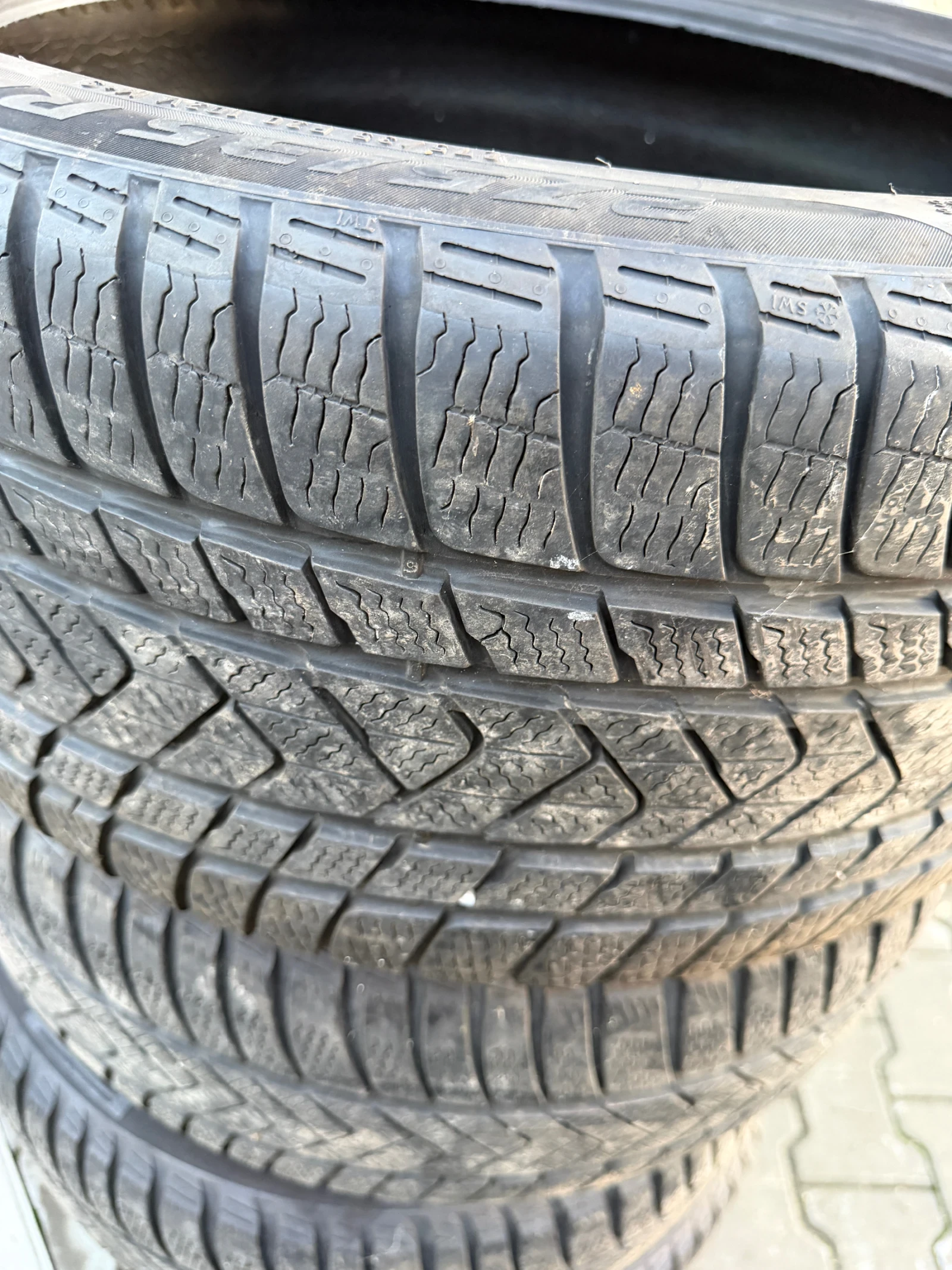 Гуми Зимни 245/40R20