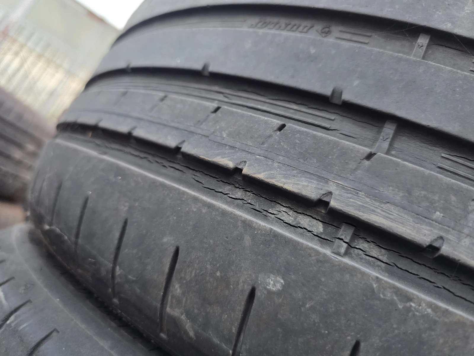 Гуми Летни 225/35R19, снимка 3 - Гуми и джанти - 56687774