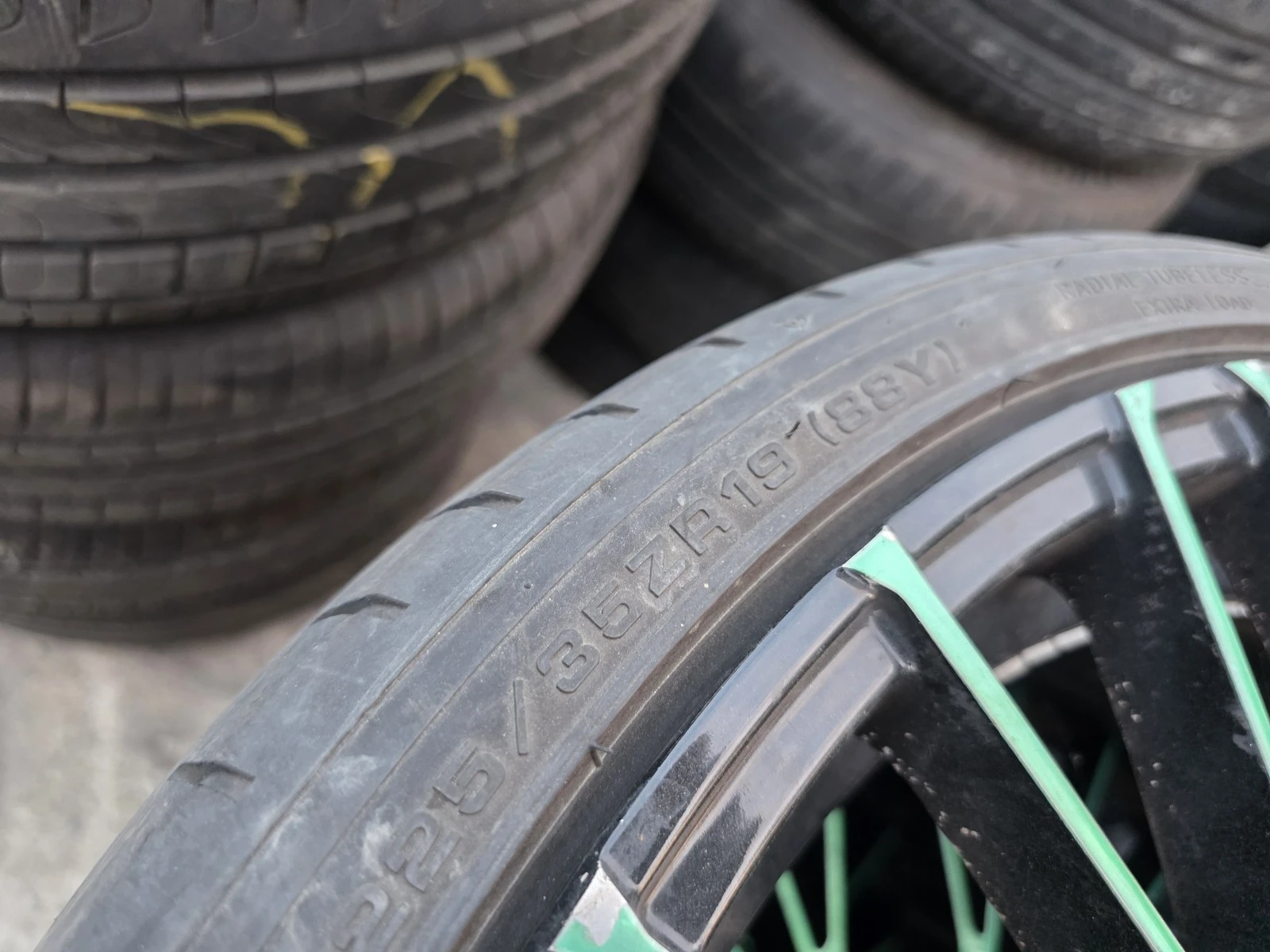 Гуми Летни 225/35R19, снимка 7 - Гуми и джанти - 56687774