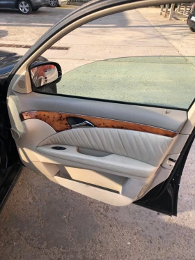 Mercedes-Benz E 320, снимка 11