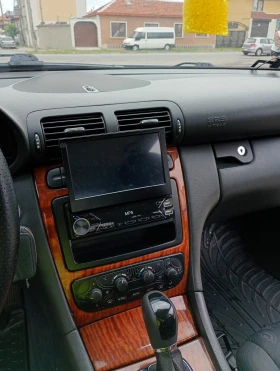Mercedes-Benz C 220, снимка 10