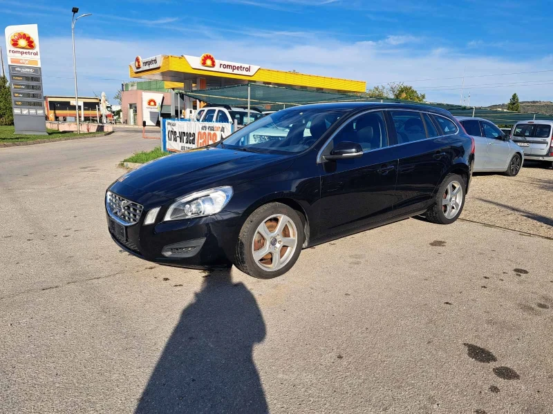 Volvo V60 D3, снимка 3 - Автомобили и джипове - 47777786