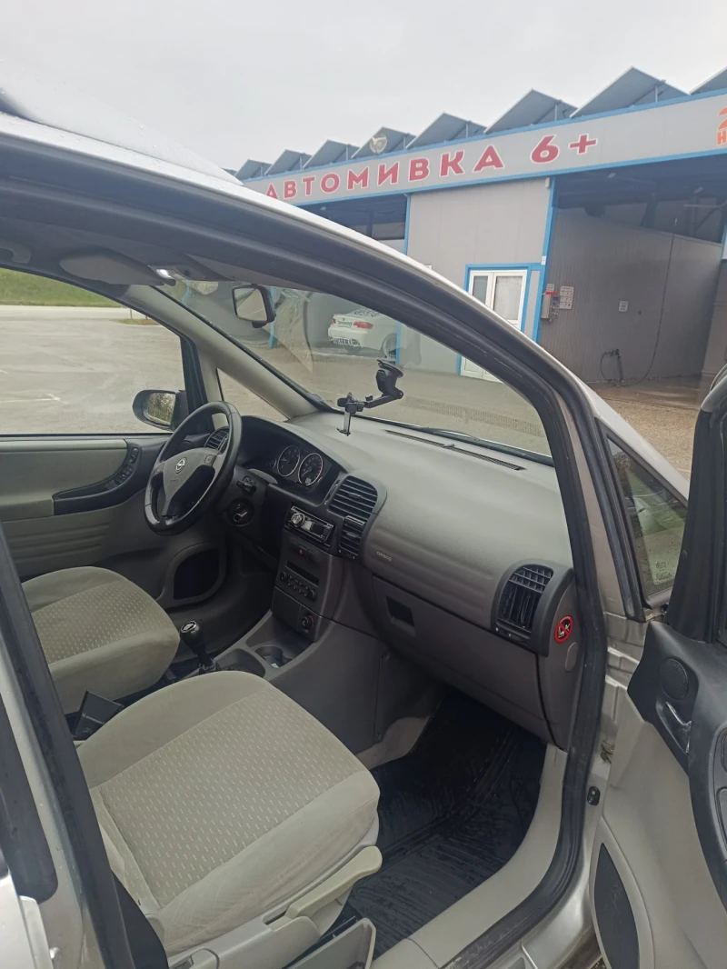 Opel Zafira 2.2DTI 7места, снимка 7 - Автомобили и джипове - 47987956