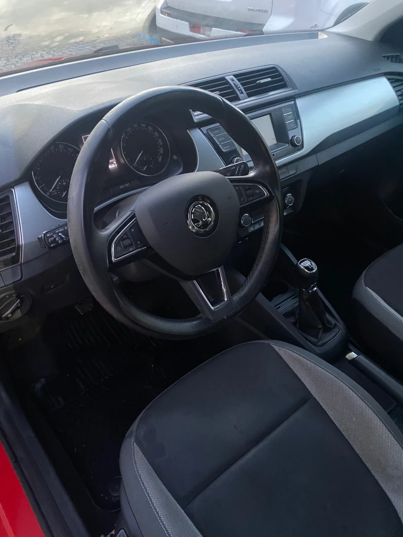 Skoda Fabia, снимка 11 - Автомобили и джипове - 48284991