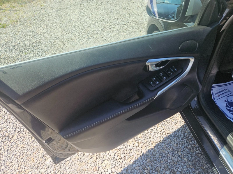 Volvo V40 2.0 D2/120k.c R design, снимка 8 - Автомобили и джипове - 50457028