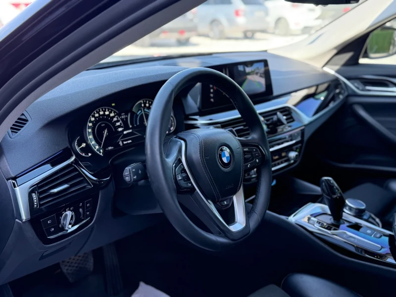 BMW 530E ///M-PACK* FACE-LIFT, снимка 10 - Автомобили и джипове - 50716699