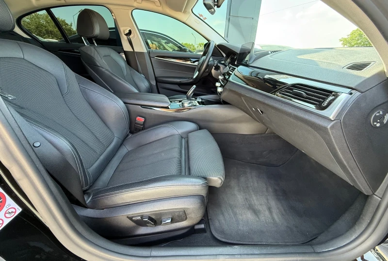 BMW 530E ///M-PACK* FACE-LIFT, снимка 12 - Автомобили и джипове - 50716699