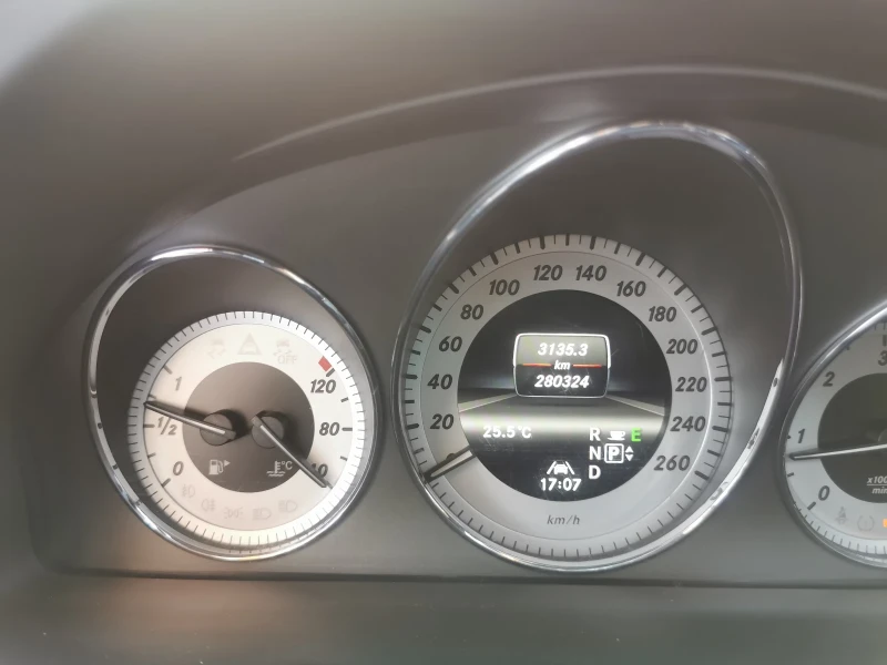 Mercedes-Benz CLK, снимка 8 - Автомобили и джипове - 53055809