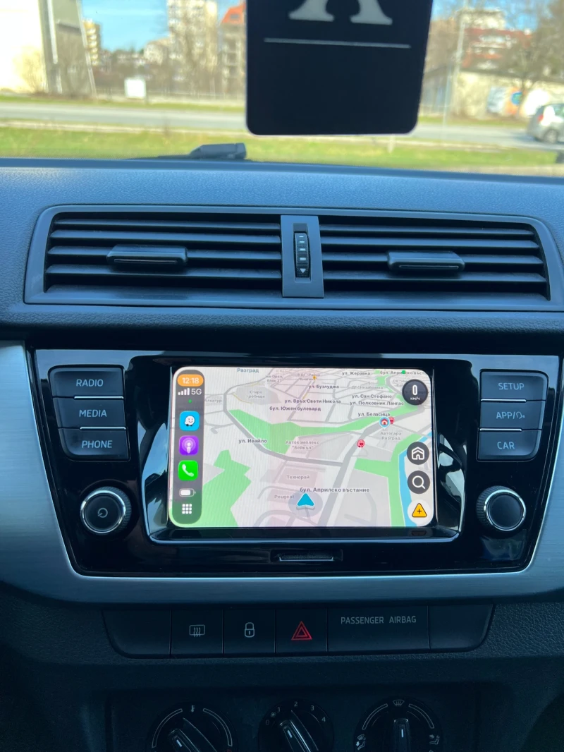Skoda Fabia Facelift/Carplay/MPI, снимка 9 - Автомобили и джипове - 53477725