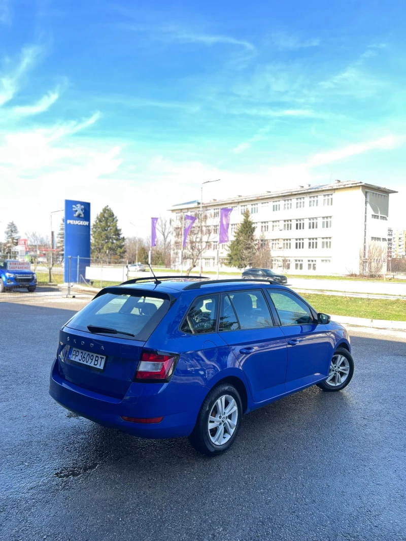 Skoda Fabia Facelift/Carplay/MPI, снимка 3 - Автомобили и джипове - 53477725